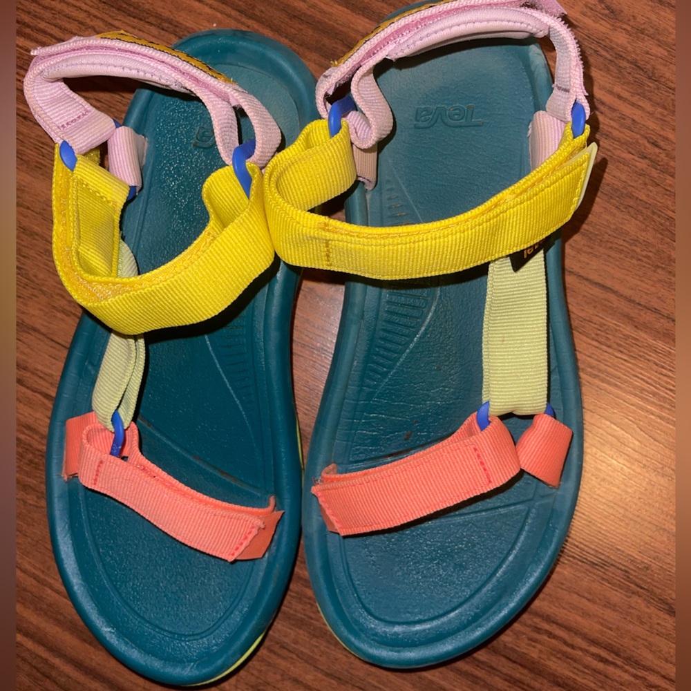 Teva Hurricane